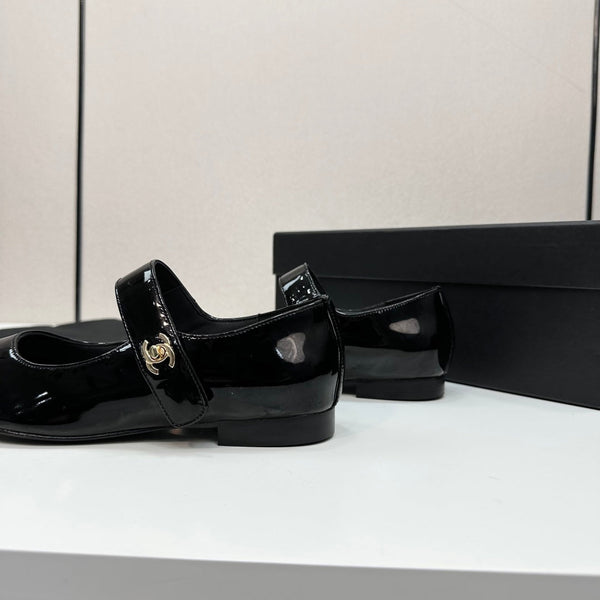 CC25 Mary Janes Black Patent Cowhide And Grosgrain 352505