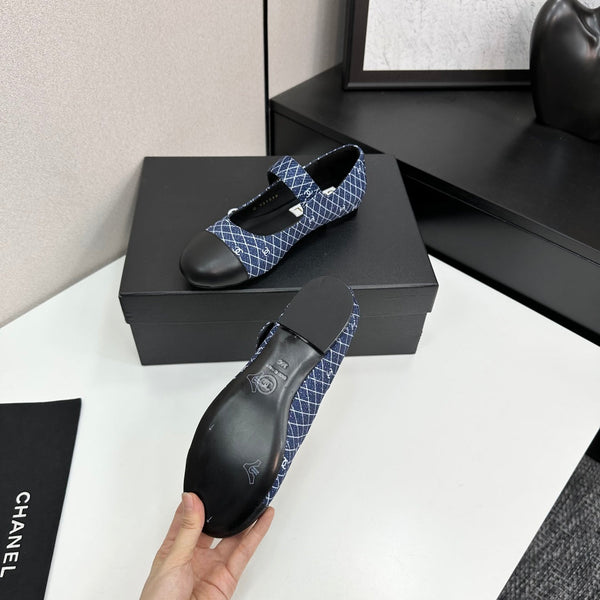 CC25 Mary Janes Navy Blue Fabric And Black Cowhide 352508