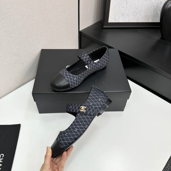 CC25 Mary Janes Black Fabric And Cowhide 352510