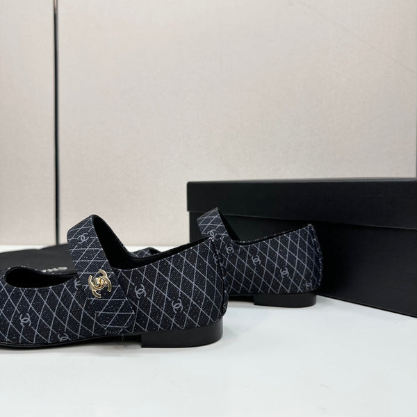 CC25 Mary Janes Black Fabric And Cowhide 352510