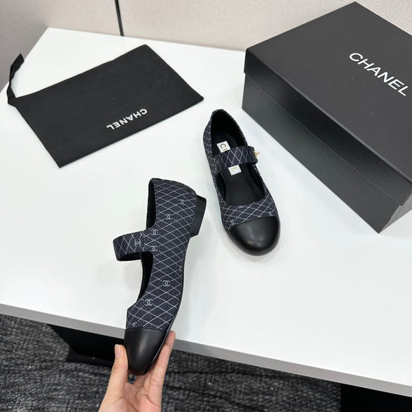 CC25 Mary Janes Black Fabric And Cowhide 352510