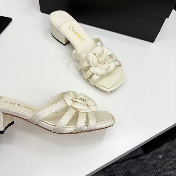 CC 25 Camellia Open Heel Mule Sandals 50mm Ivory Sheepskin And Fabric 368857