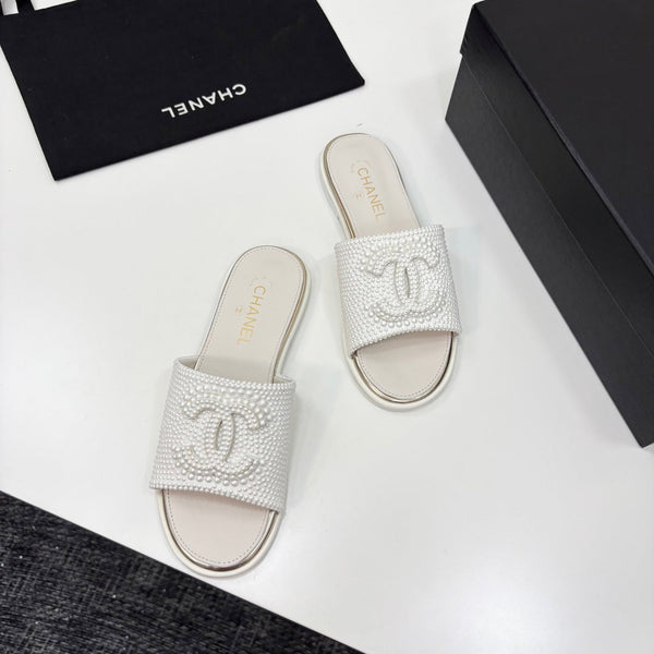 CC 25 Open Heel Mule White Cultured Pearls And Sheepskin 368861