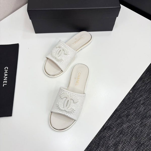 CC 25 Open Heel Mule White Cultured Pearls And Sheepskin 368861