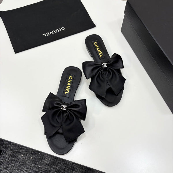 CC 25 Big Bow Mule Black Sheepskin 368863