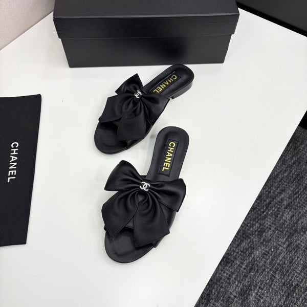 CC 25 Big Bow Mule Black Sheepskin 368863