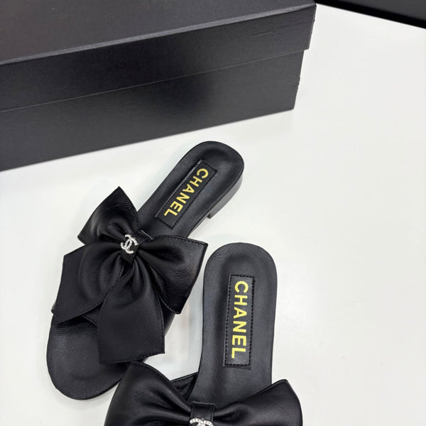 CC 25 Big Bow Mule Black Sheepskin 368863