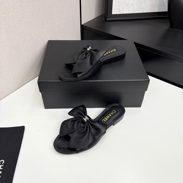 CC 25 Big Bow Mule Black Sheepskin 368863
