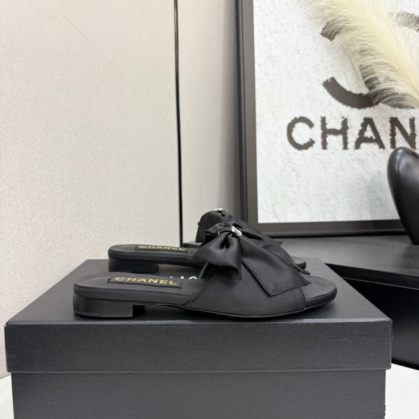 CC 25 Big Bow Mule Black Satin And Sheepskin 368866