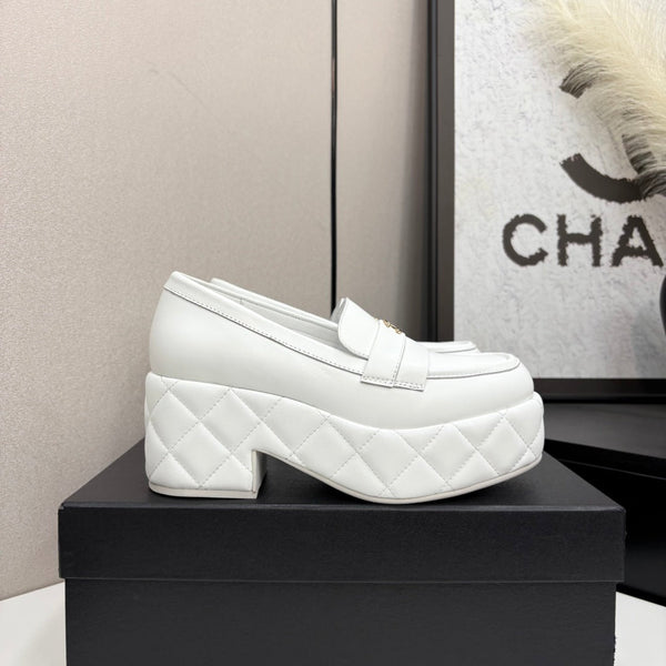 CC 25 Thick-Heeled Loafer 55mm White Quilted Lambskin 368825