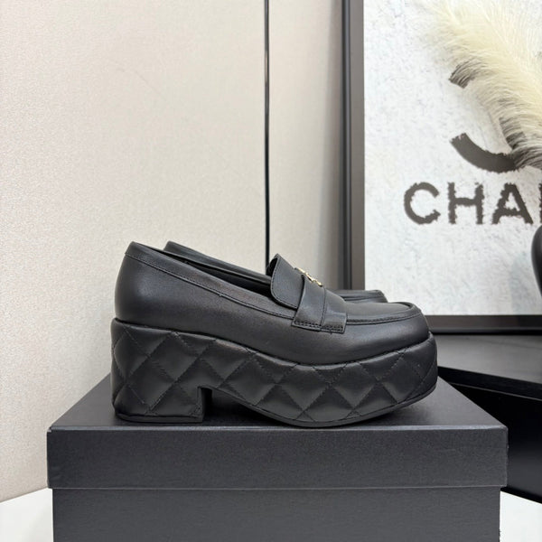 CC 25 Thick-Heeled Loafer 55mm Black Quilted Lambskin 368826