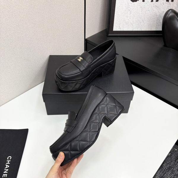CC 25 Thick-Heeled Loafer 55mm Black Quilted Lambskin 368826