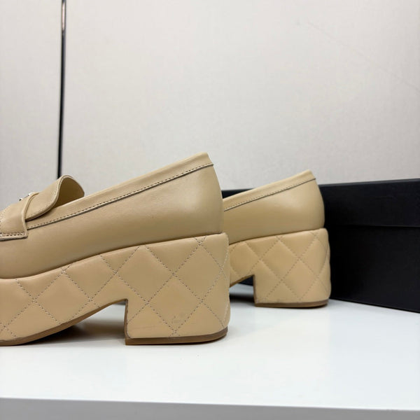 CC 25 Thick-Heeled Loafer 55mm Beige Quilted Lambskin 368827