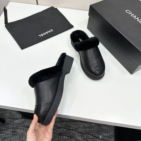 CC furry mule black cowhide and wool 532573