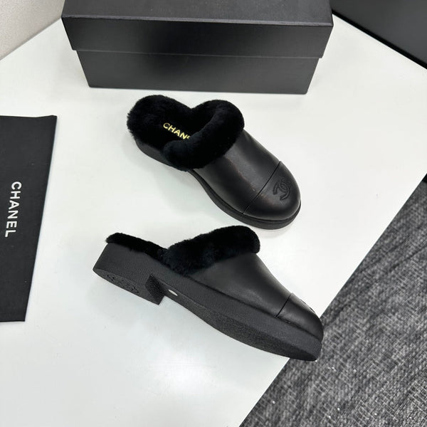 CC furry mule black cowhide and wool 532573
