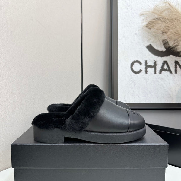 CC furry mule black cowhide and wool 532573