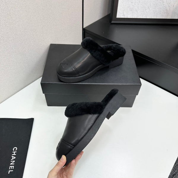 CC furry mule black cowhide and wool 532573