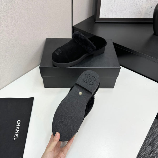 CC furry mule black suede and wool 532575