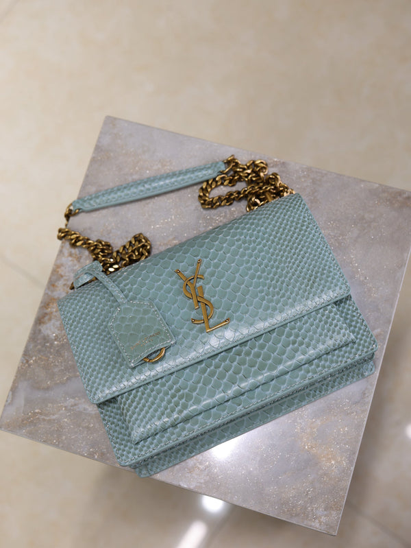 Borsa a tracolla YSL Sunset media da 22 cm in pelle con motivo pitone blu grigiastro