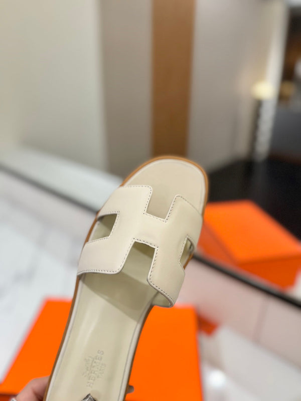 HM Oran Sandal Pearl Ivory Cowhide 294853