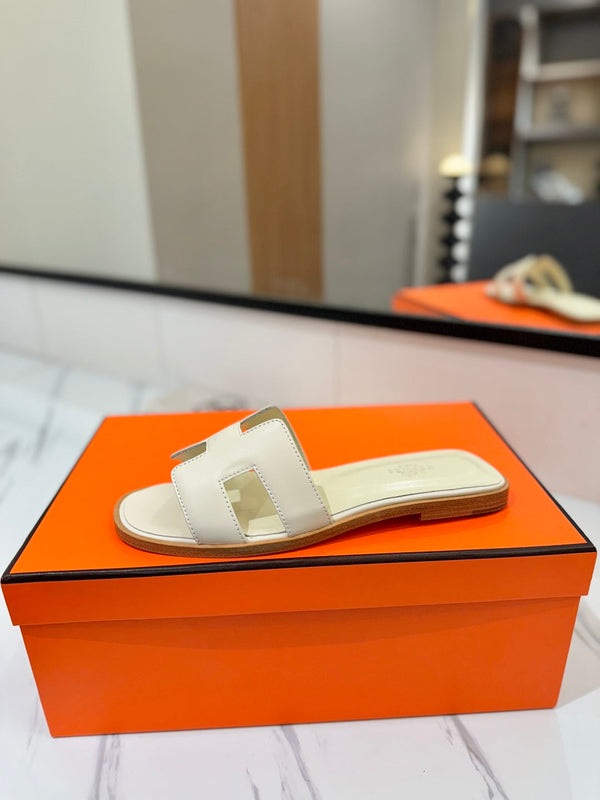 HM Oran Sandal Pearl Ivory Cowhide 294853