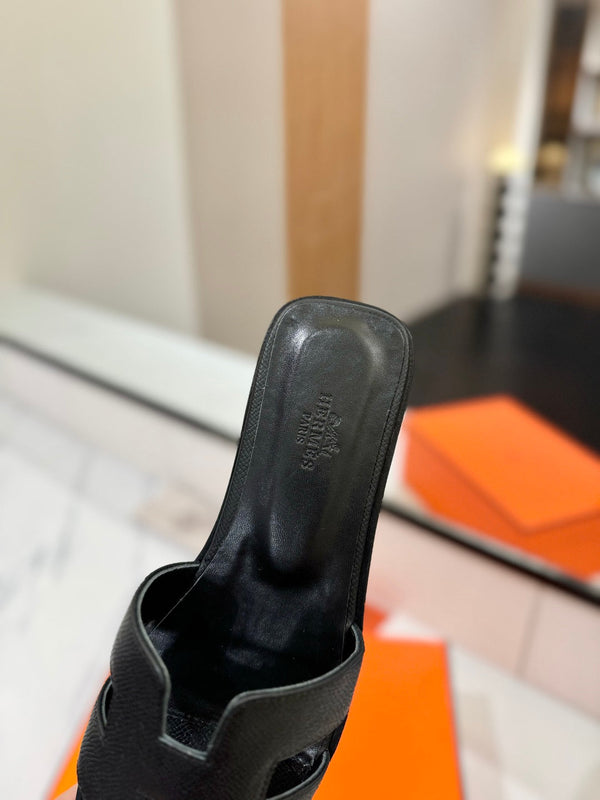 HM Oran Sandal Black Goatskin 294867