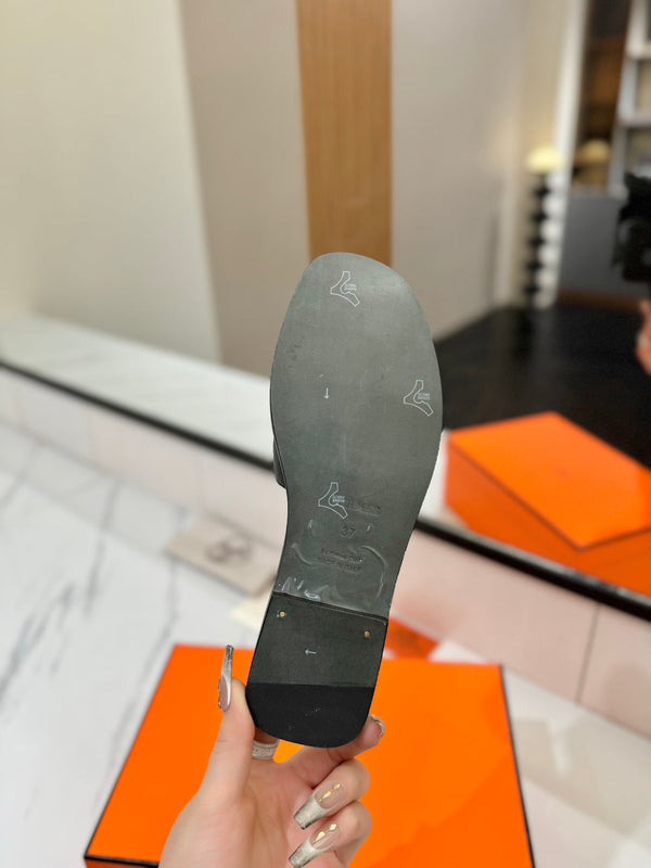 HM Oran Sandal Black Goatskin 294867