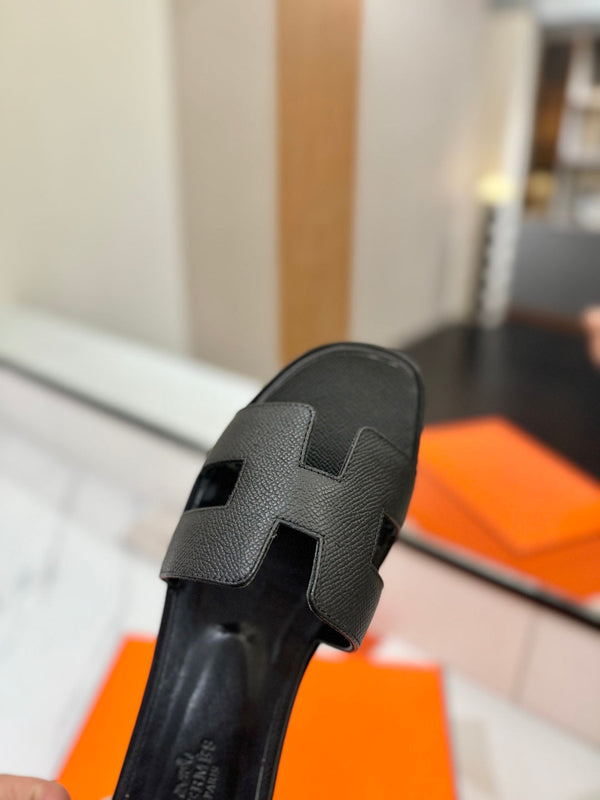 HM Oran Sandal Black Goatskin 294867