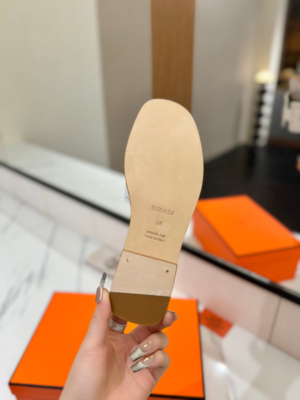 HM Oran Sandal Dark Gray Perforate Cowhide 294877