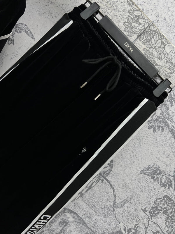 CD 25 Abito con nastro a contrasto Velluto nero