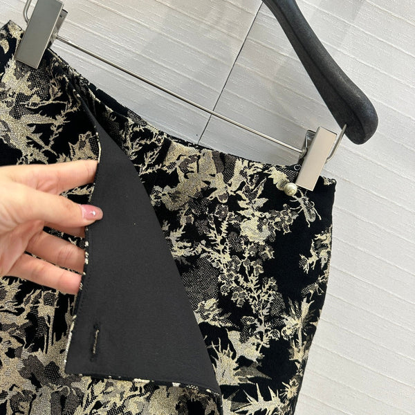 CD 25 Print Short Black Gold Jacquard fabric