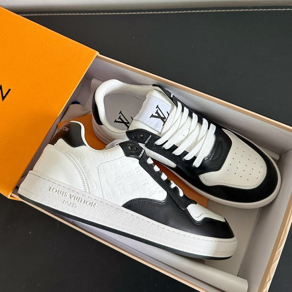 Sneaker LV Stadium in pelle di mucca monogrammata bianca e nera