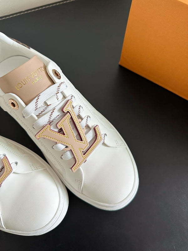 Sneakers LV Time Out in pelle di vitello monogrammata beige mix bianco