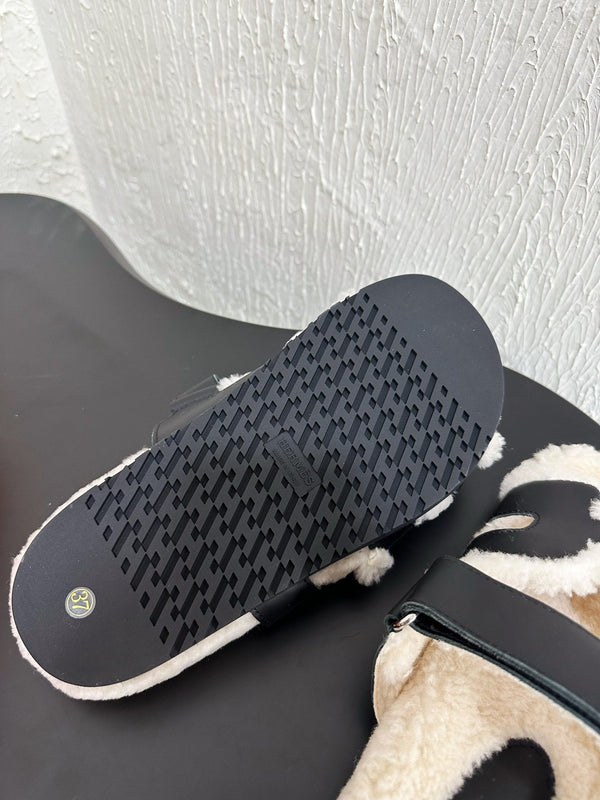 HM Chypre Sandal In Black White Lambskin And Fleece Lining  961138