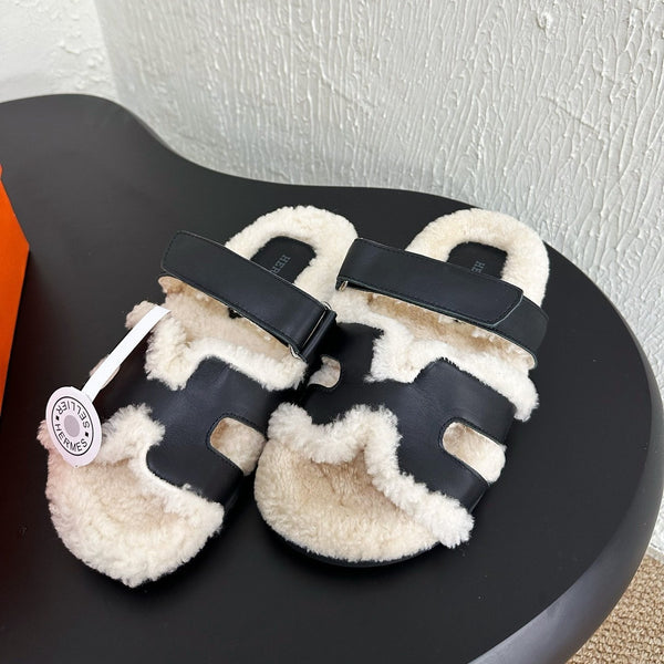 HM Chypre Sandal In Black White Lambskin And Fleece Lining  961138