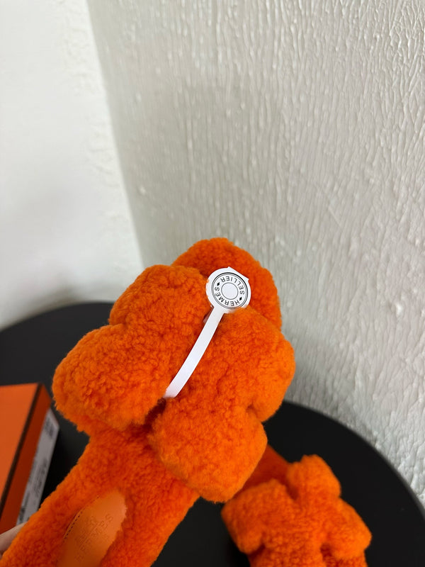 HM Oran Sandal Orange Wool Fleece 961010