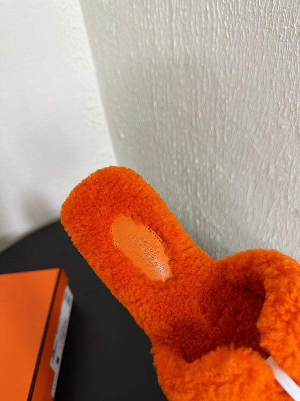 HM Oran Sandal Orange Wool Fleece 961010