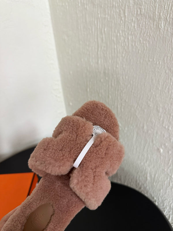 Sandalo HM Oran in pile di lana beige chiaro rosa 961013