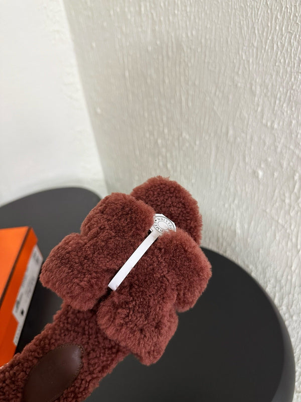 HM Oran Sandal Dark Brown Red Wool Fleece 961014