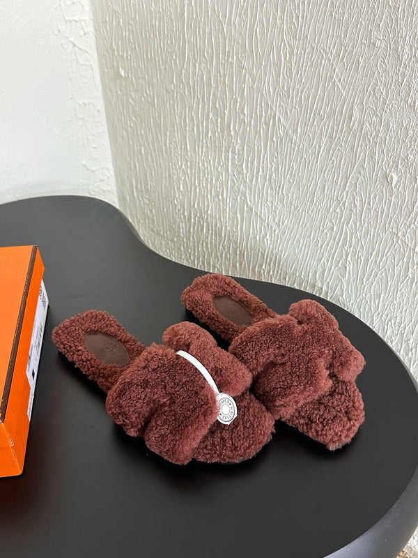 HM Oran Sandal Dark Brown Red Wool Fleece 961014