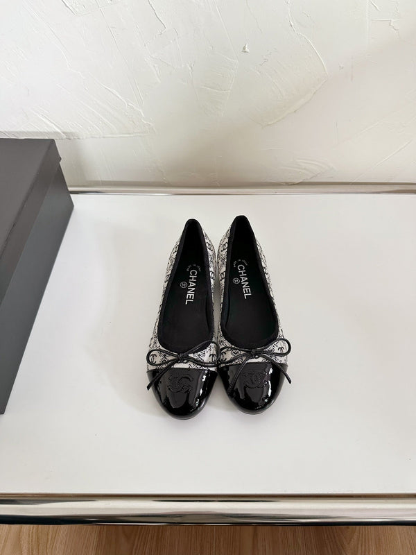 Ballet Flats White Cloth Black Patent Calfskin