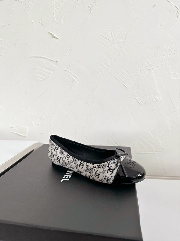 Ballet Flats White Cloth Black Patent Calfskin