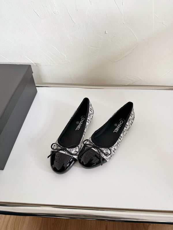 Ballet Flats White Cloth Black Patent Calfskin