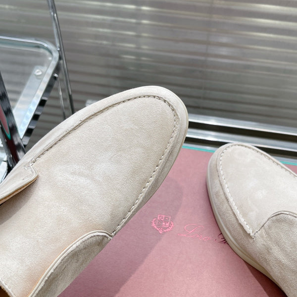 open walk chukka boot light grey suede