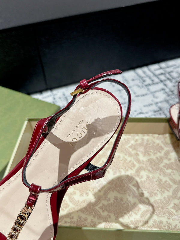 THONG SANDAL IN CRIMSON RED CALFSKIN