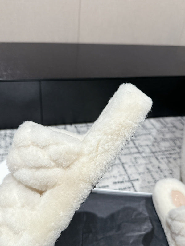 DAD SANDAL MULE IN WHITE SHEARLING