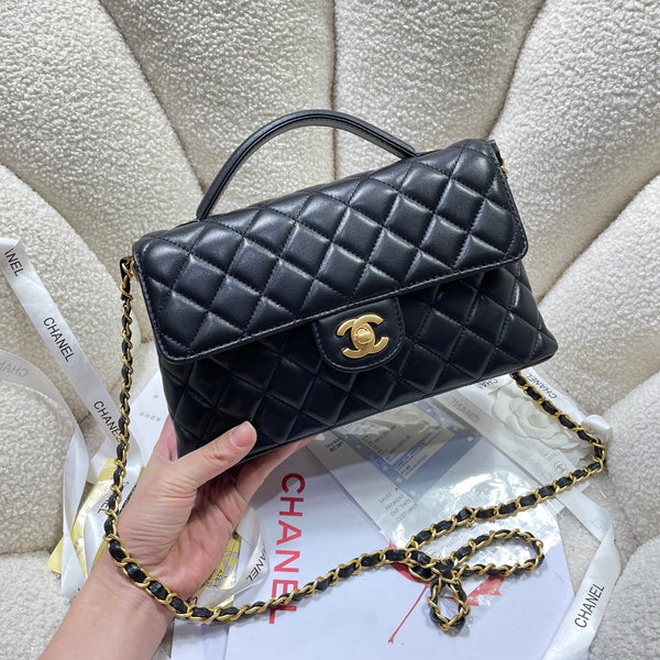 Borsa a tracolla media CC 25P con manico superiore da 25 cm, pelle di vitello nera, finiture dorate