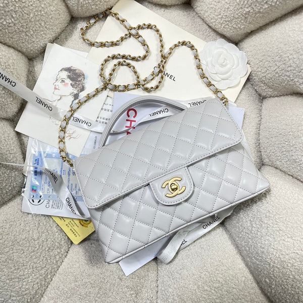 Borsa a tracolla media CC 25P con manico superiore da 25 cm, pelle di vitello grigia, finiture dorate