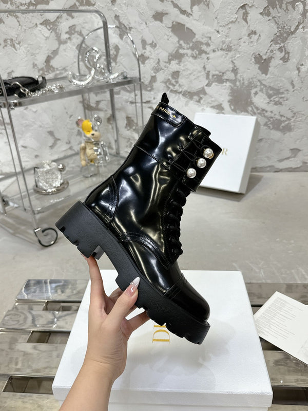 CD D-Strike Ankle Boot In Black Glossy Cowhide 100587