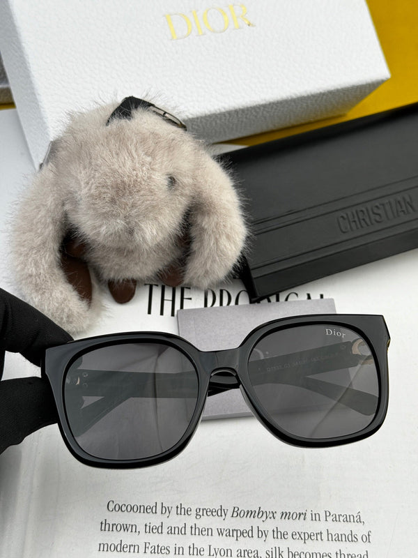 MONTAIGNE SUNGLASS CD8635 IN ACETATE